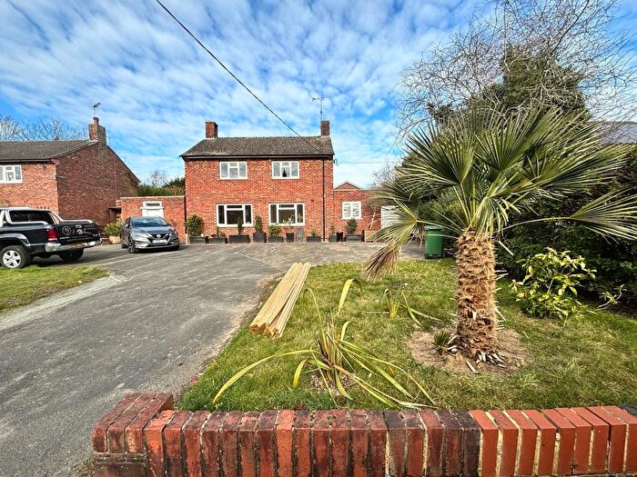 3 Bedroom Maisonette To Rent In Madan Road, Westerham, Kent, TN16