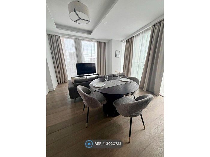 3 Bedroom Flat To Rent In Carnation Way, London, SW8