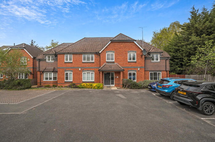 2 Bedroom Apartment For Sale In Mays Close, Earley, Reading, RG6