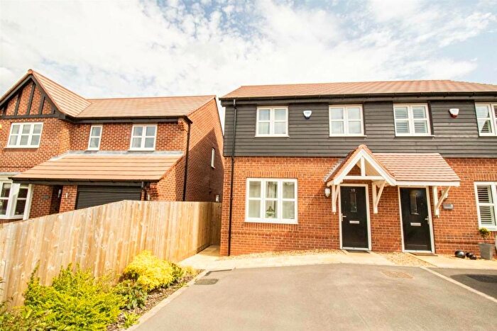 3 Bedroom Semi-Detached House To Rent In Lavinia Crescent, Nottingham, Nottinghamshire, NG12