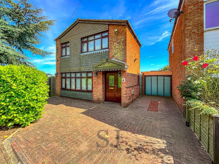 3 Bedroom Detached House For Sale In Birch Road, Tillingham, Southminster, CM0