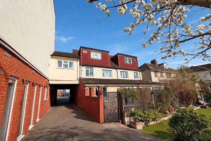 2 Bedroom Flat To Rent In Oxford Road, Kidlington, OX5