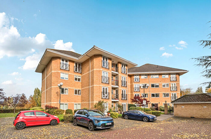 2 Bedroom Apartment For Sale In Norman Place, Reading, Berkshire, RG1