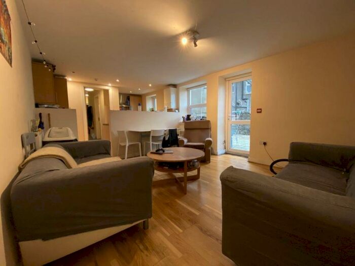 5 Bedroom House To Rent In Richmond Road, Ground Floor Flat, Roath, Cardiff, CF24