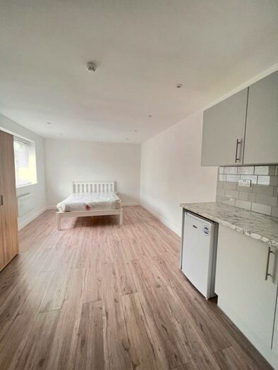 1 Bedroom Flat To Rent In Wagtail Way, Orpington, BR5