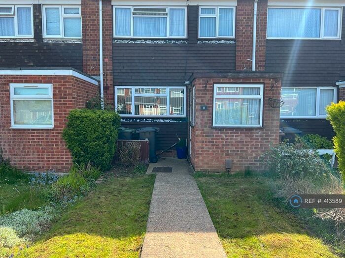 3 Bedroom Terraced House To Rent In Easingwold Gardens, Luton, LU1