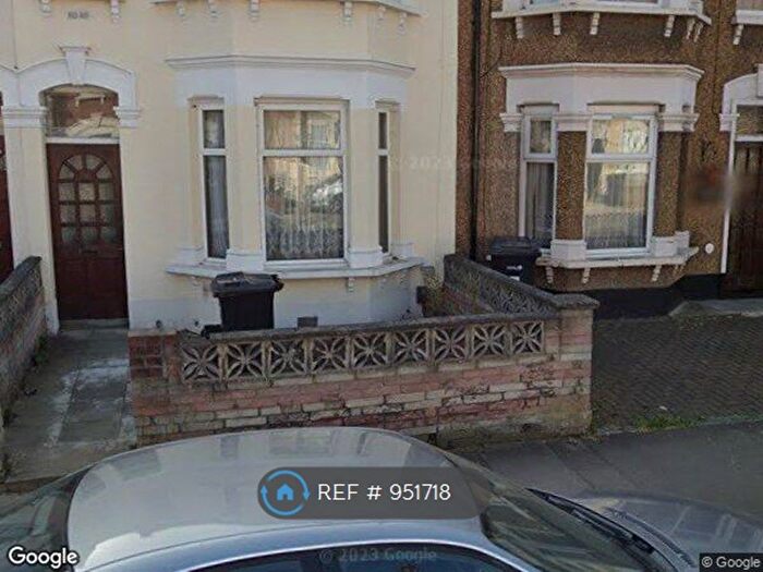 4 Bedroom Terraced House To Rent In Hampton Road, Ilford, IG1