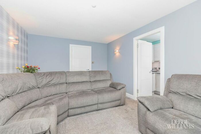 2 Bedroom Flat For Sale In Craigard Road, Callander, FK17