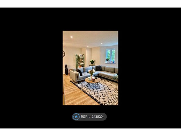 2 Bedroom Flat To Rent In Hedley Road, St. Albans, AL1