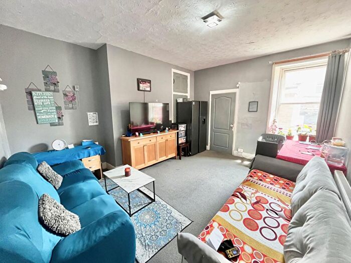 2 Bedroom Flat For Sale In Uxbridge Terrace, Felling, Gateshead, NE10