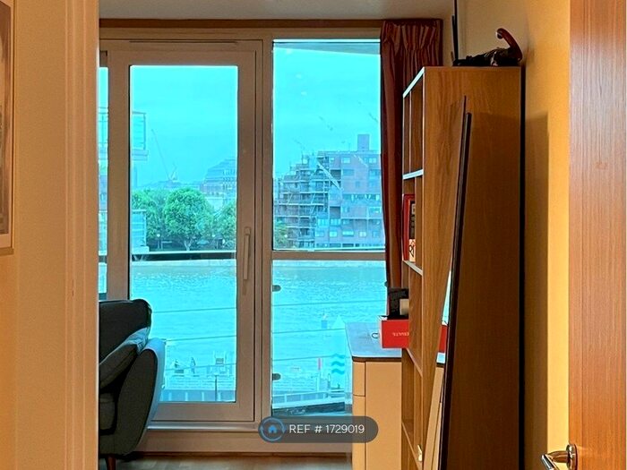 2 Bedroom Flat To Rent In Ensign House, London, SW8