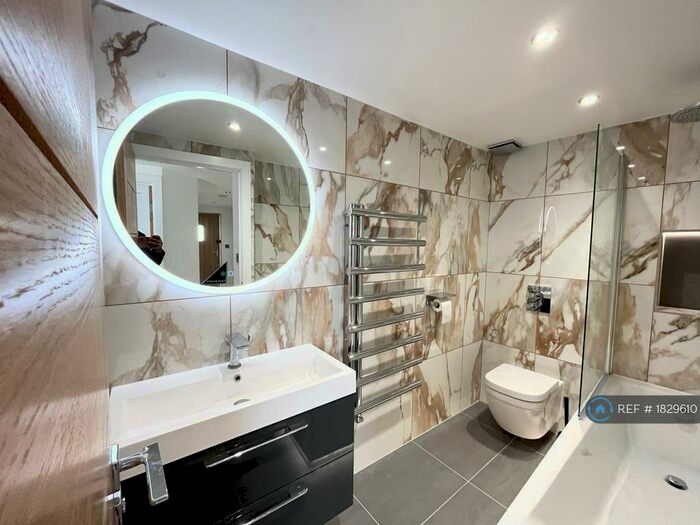 2 Bedroom Flat To Rent In Nesbitts Alley, Barnet, EN5