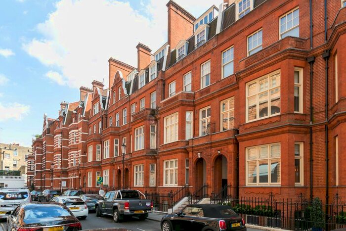 2 Bedroom Flat For Sale In Hans Road, London, SW3