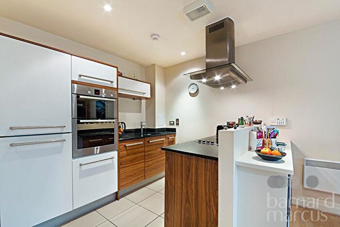 2 Bedroom Apartment To Rent In Kennington Road, London, SE11