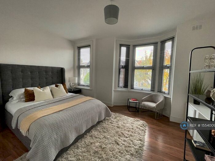 2 Bedroom Flat To Rent In Goodall Road, London, E11