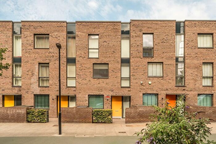 4 Bedroom Terraced House To Rent In Peartree Way, Greenwich, SE10