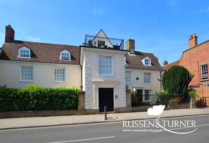 1 Bedroom Apartment For Sale In Refurbished Apartment In Old School Court, King Street., PE30