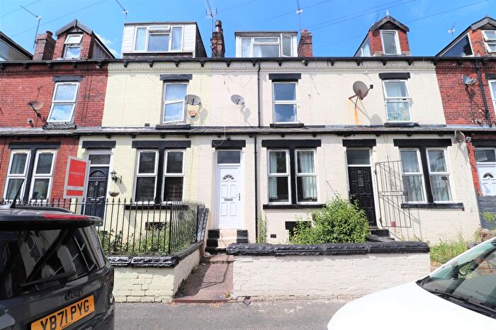 4 Bedroom Terraced House To Rent In Salisbury View, Leeds, West Yorkshire, Uk, LS12