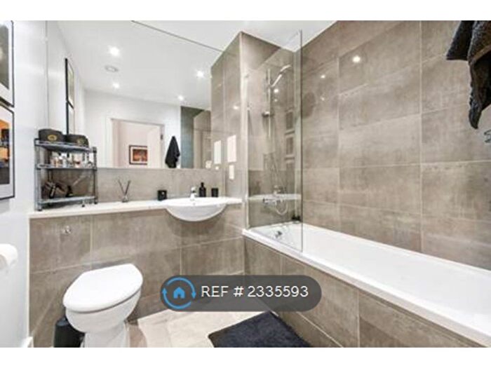 2 Bedroom Flat To Rent In Amelia Street, Elephant Amp; Castle, SE17