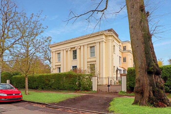 2 Bedroom Flat To Rent In Pittville Lawn, Cheltenham, GL52