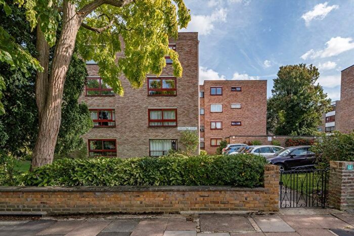 1 Bedroom Flat To Rent In Kent Avenue, Ealing, W13
