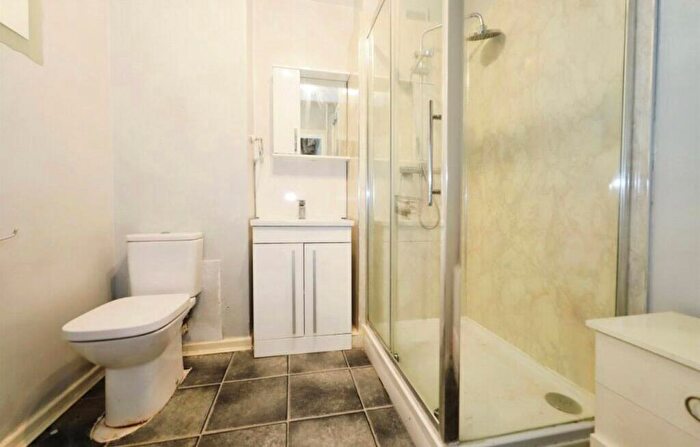 2 Bedroom Flat For Sale In Chaddesley Gardens, Kidderminster, Worcestershire, DY10