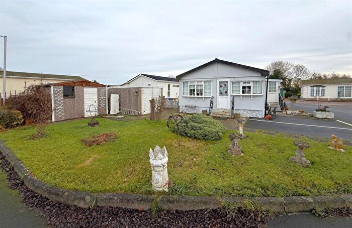 3 Bedroom Park Home For Sale In Harby Road, Langar, NG13