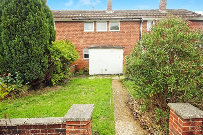 2 Bedroom Terraced House For Sale In Selborne Walk, Southampton, SO18