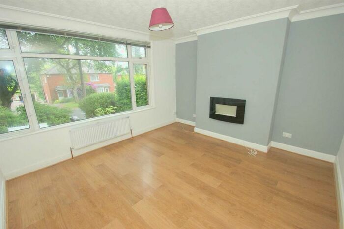 3 Bedroom Semi-Detached House To Rent In Stainbeck Road, Leeds, LS7