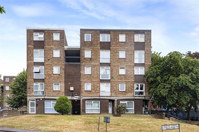 3 Bedroom Maisonette For Sale In North Street, Rochester, Kent, ME2