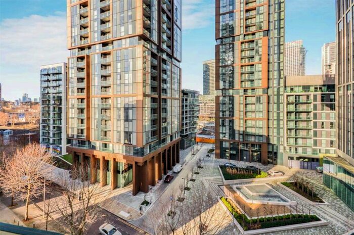 3 Bedroom Apartment To Rent In Talisman Tower, Lincoln Plaza, Canary Wharf, E14