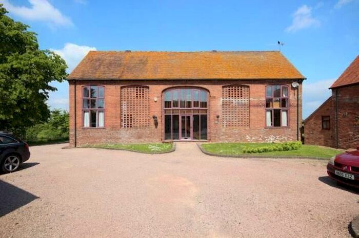 4 Bedroom Barn Conversion To Rent In Moseley Road, Hallow, Worcester WR2