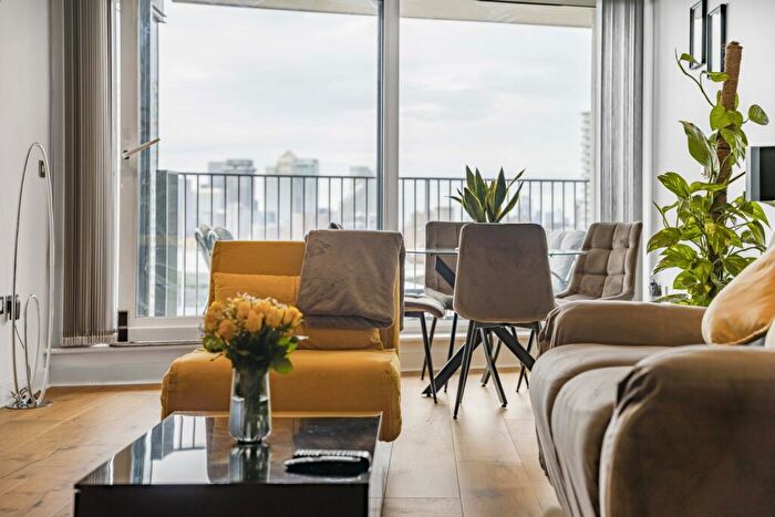 1 Bedroom Flat To Rent In Coral Apartments, Western Gateway, E16