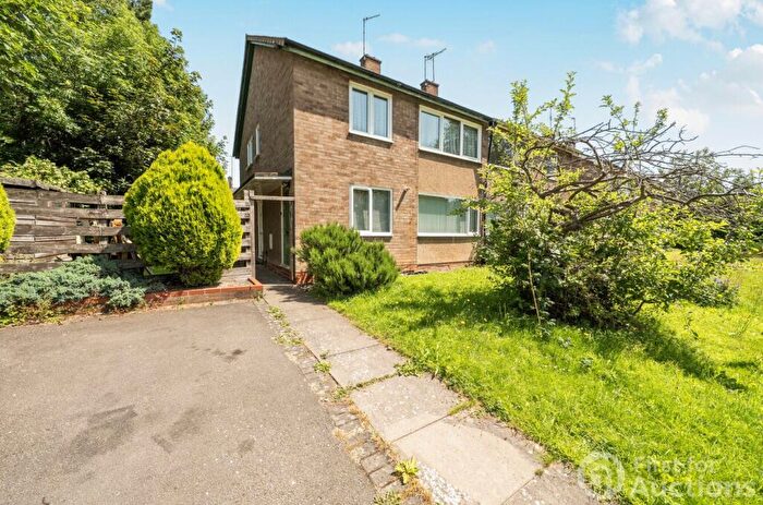 2 Bedroom Maisonette For Sale In Lomaine Drive, Birmingham, West Midlands, B30