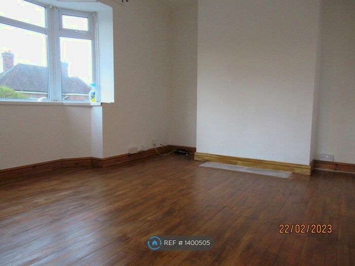 3 Bedroom Semi-Detached House To Rent In Hawthorn Road, Chester, CH4