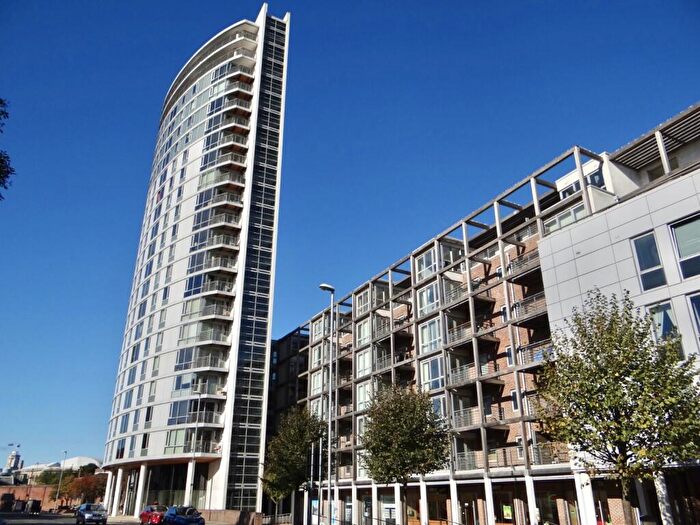 2 Bedroom Flat For Sale In Admiralty Tower, Queen Street, Portsmouth, Hampshire, PO1