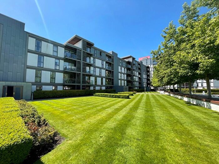 2 Bedroom Flat To Rent In Emerald House, Vizion, MK9