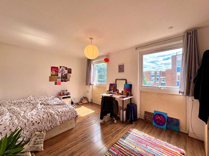 3 Bedroom Flat To Rent In Gernon Road, London, E3