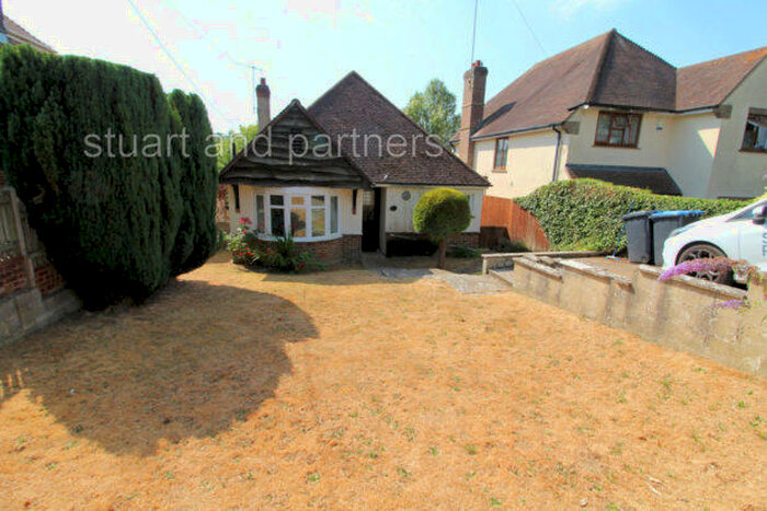 2 Bedroom Bungalow To Rent In Ashenground Road, Haywards Heath, RH16