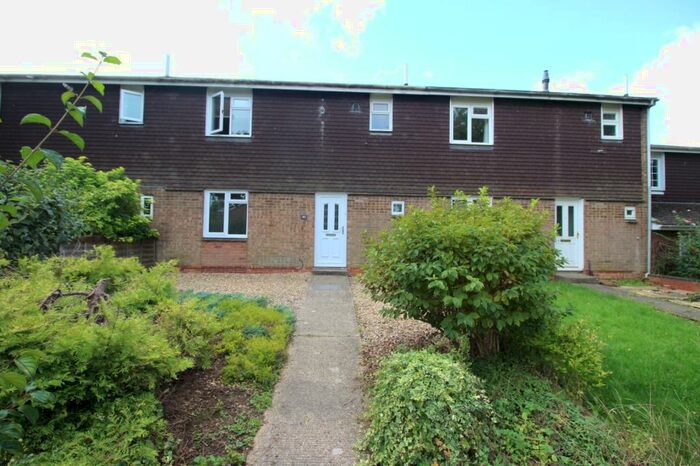 3 Bedroom House To Rent In Munnings Close, Basingstoke, Hampshire, RG21