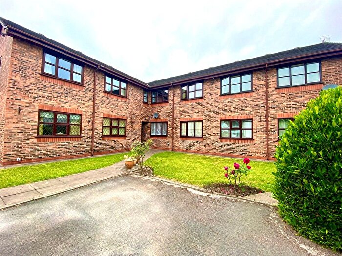 2 Bedroom Maisonette For Sale In Cooke Street, Hazel Grove, Stockport, Greater Manchester, SK7