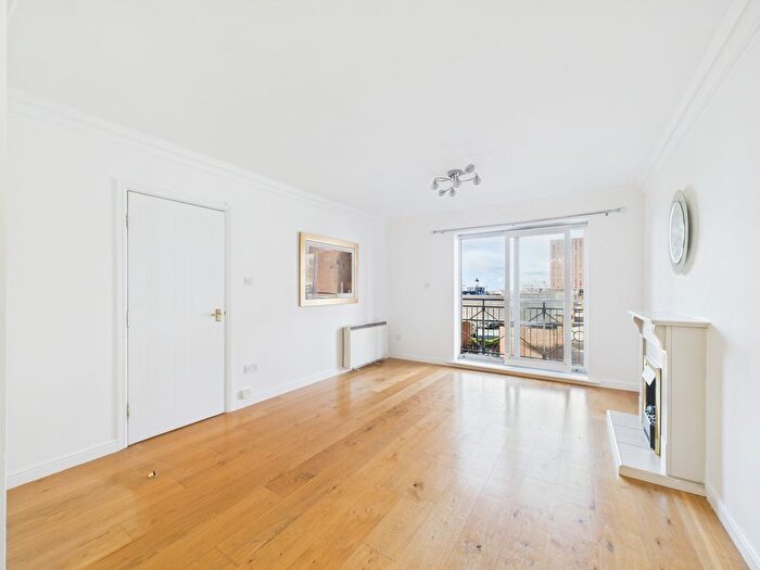 2 Bedroom Flat To Rent In Waterloo Road, City Centre, Liverpool, L3