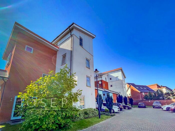 2 Bedroom Apartment To Rent In Fen Bight Circle, Ipswich, IP3