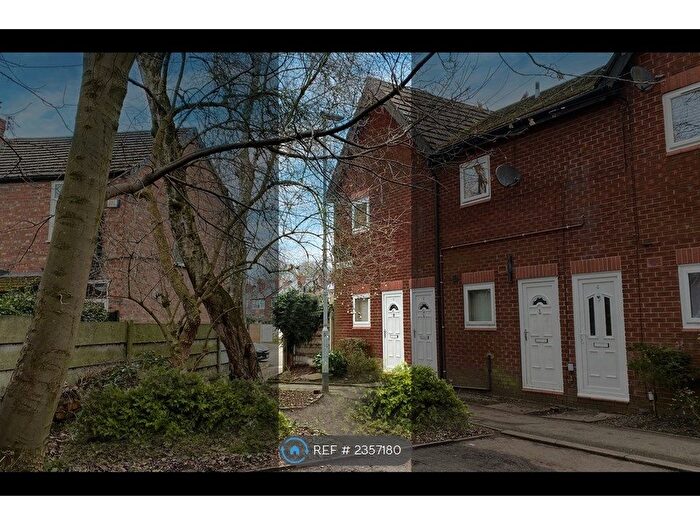 1 Bedroom Flat To Rent In Park Drive, Manchester, M16
