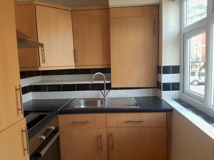 1 Bedroom Flat To Rent In Station Road, Rickmansworth, WD3
