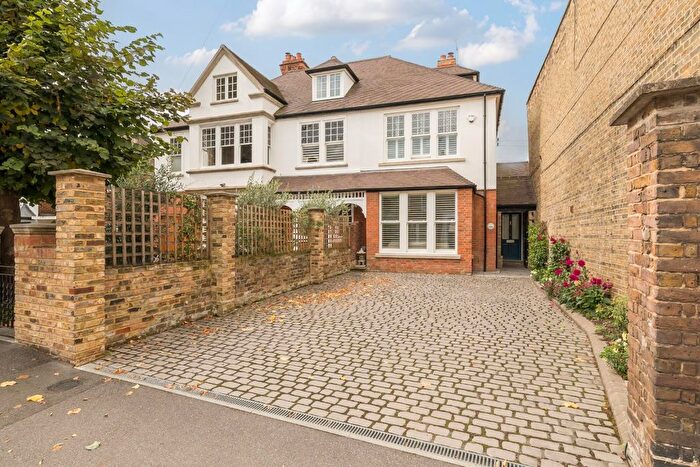 3 Bedroom Property For Sale In Alexandra Road, Windsor, SL4