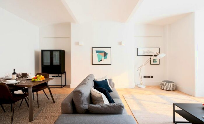 2 Bedroom Flat To Rent In Kensington Gore, London, SW7