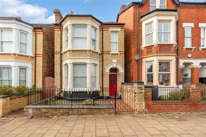 5 Bedroom Detached House For Sale In Clarendon Street, Bedford, Bedfordshire, MK41