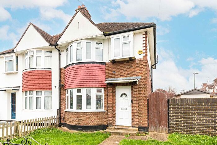 3 Bedroom Semi-Detached House To Rent In Whitton Dene, Isleworth, TW7