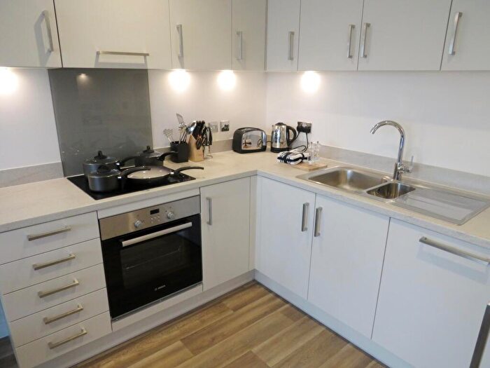 2 Bedroom Apartment To Rent In Lexington Gardens, Birmingham, B15